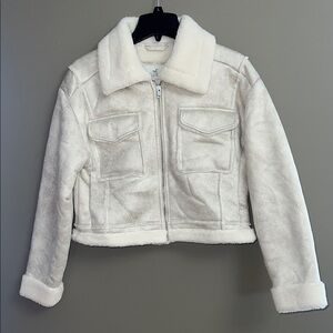 Hollister Women's Cream Puffer Jacket